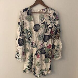 Entro eclectic tropical floral Patterned romper V neck long wide sleeves SZ Med
